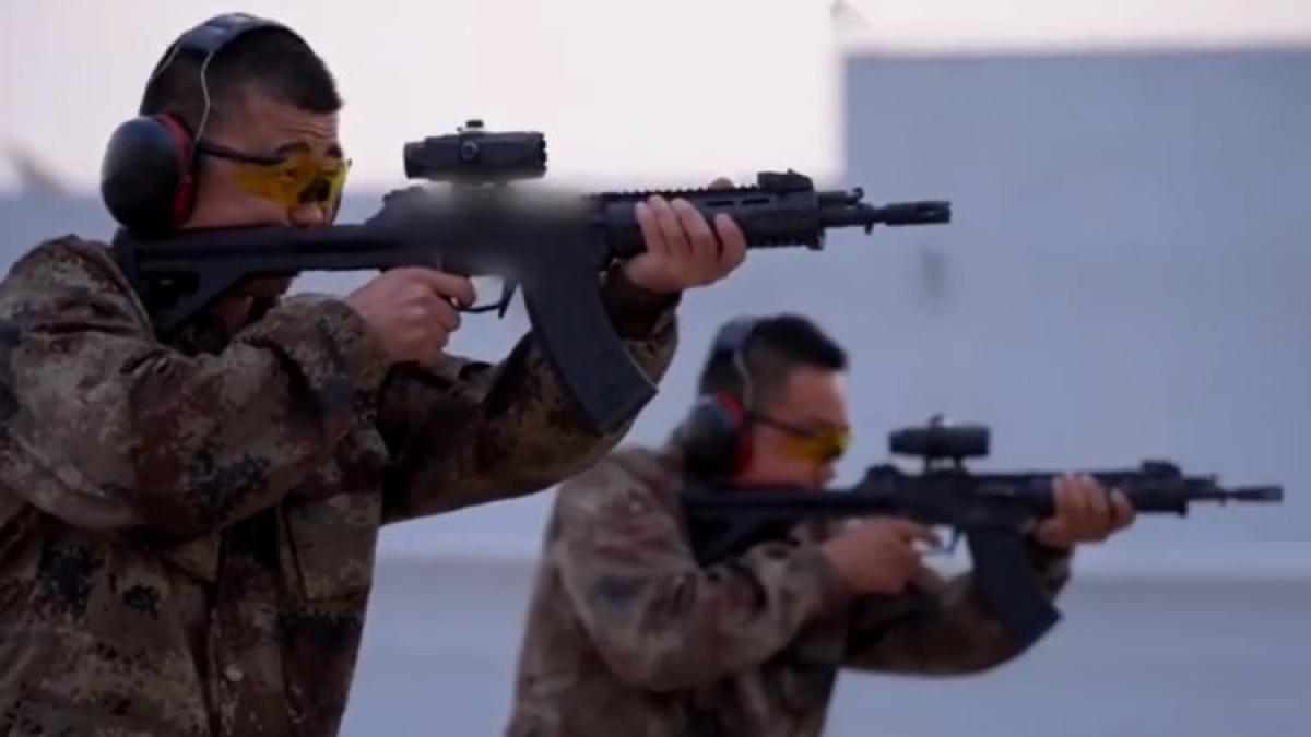 Militarii chinezi testează noua pușcă de asalt QBZ-191 (Video)