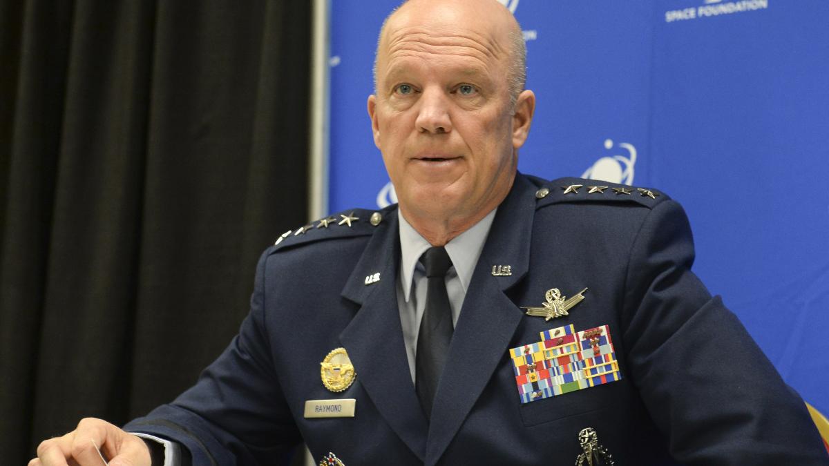 generalul_jay_raymond_56830500