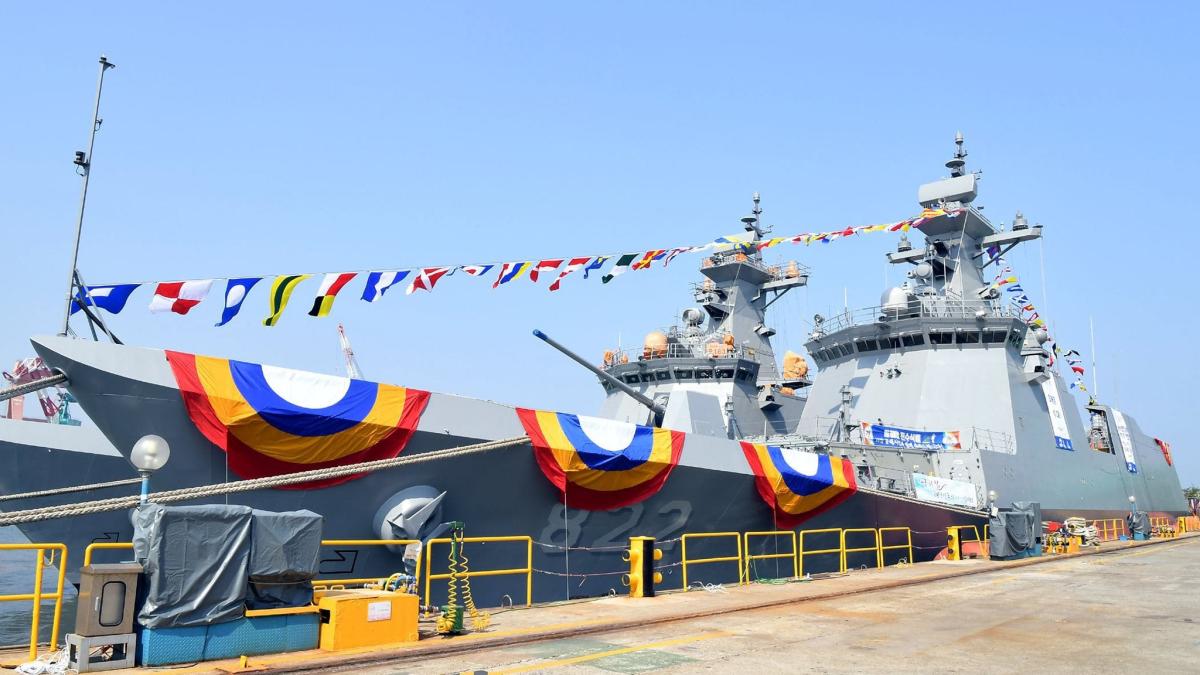 fregata_coreea_de_sud_donghae_28145800