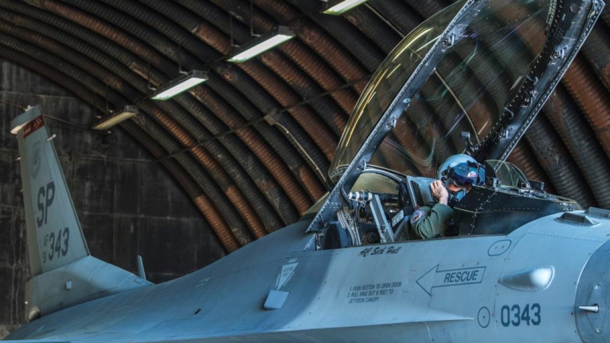 avion_f_16_block_50_043_01487700