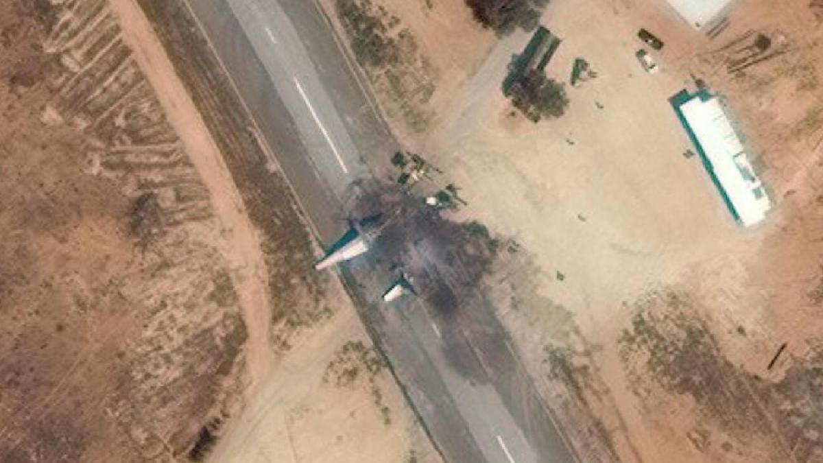 avion_antonov_aeroportul_tarhuna_libia_53423500