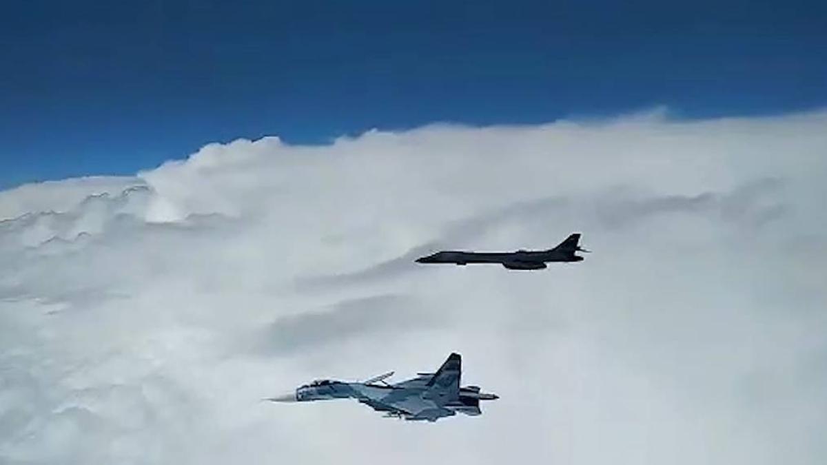 Rușii au interceptat în spațiul aerian internațional bombardierele SUA B-1B care au survolat România (VIDEO)