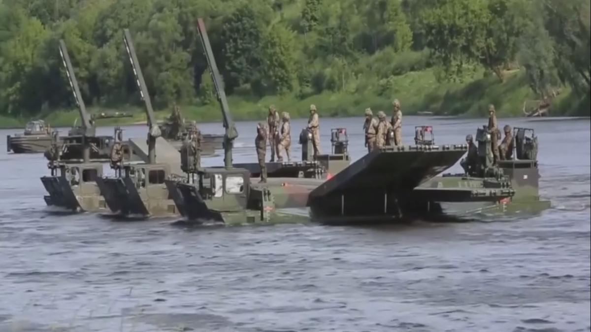 pod_plutitor_37455000