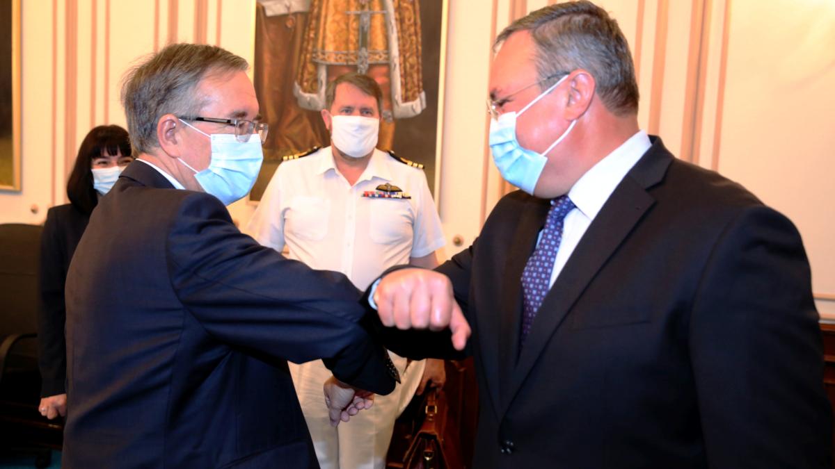 ministrul_apararii_si_ambasadorul_marii_britanii_68750900