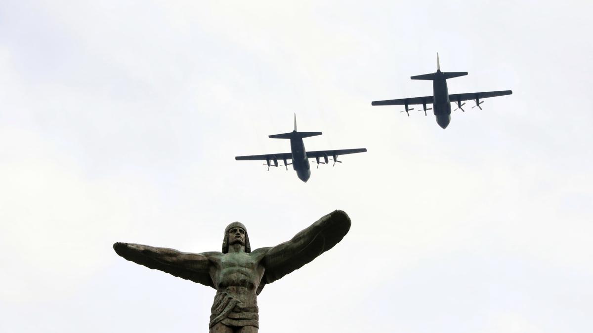 c_130_hercules_57049000