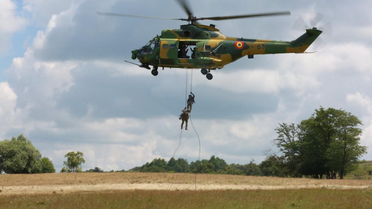 rapel_elicopter_cincu_08992000