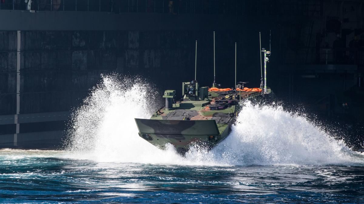 vehicul_amfibiu_aav_us_marine_corps_77714900