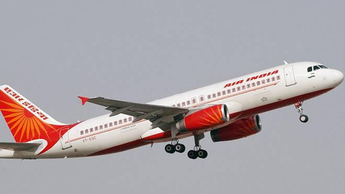 Un avion de pasageri al Air India s-a rupt în două la aterizare (Video)