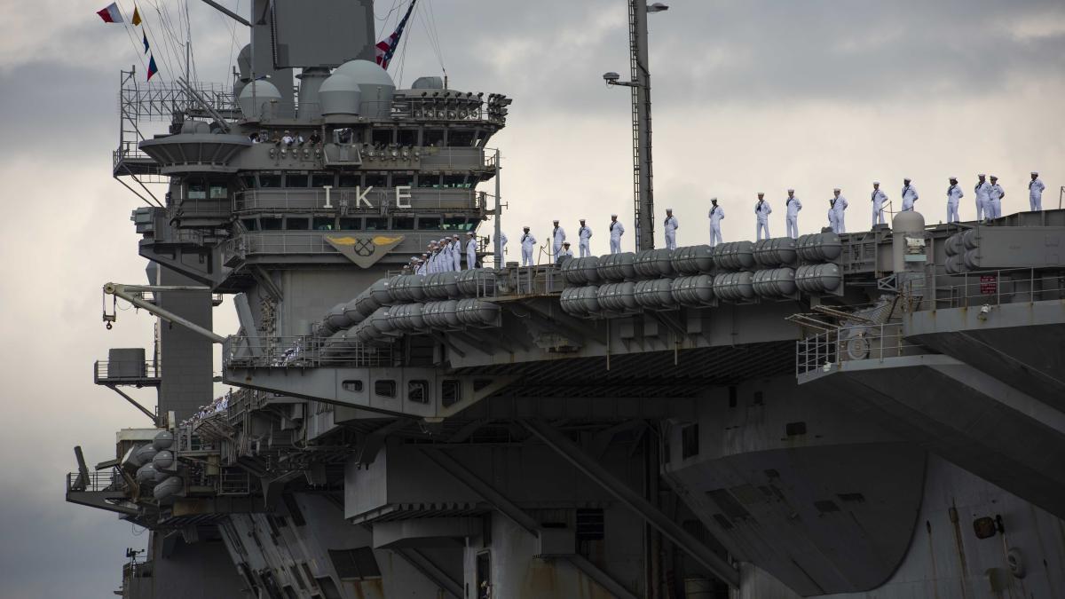 portavionul_uss_eisenhower_22043400