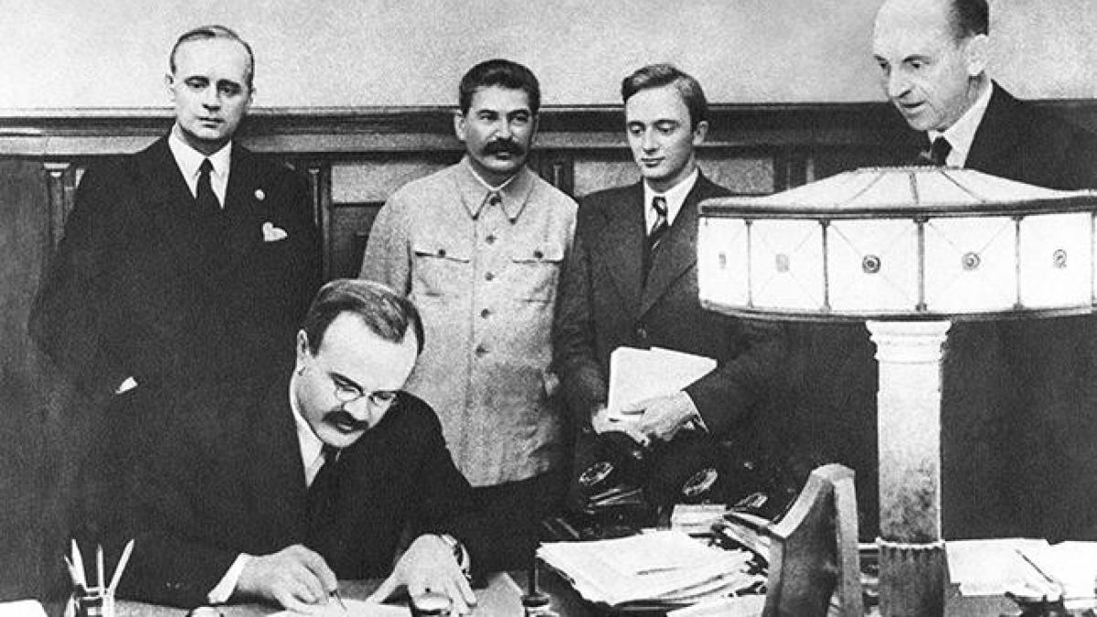 molotov_ribbentrop_95097600