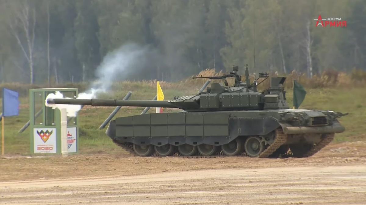 Noile tancuri rusești T-80BMV nu au reușit să-și atingă țintele în cadrul unei expoziții militare (Video)