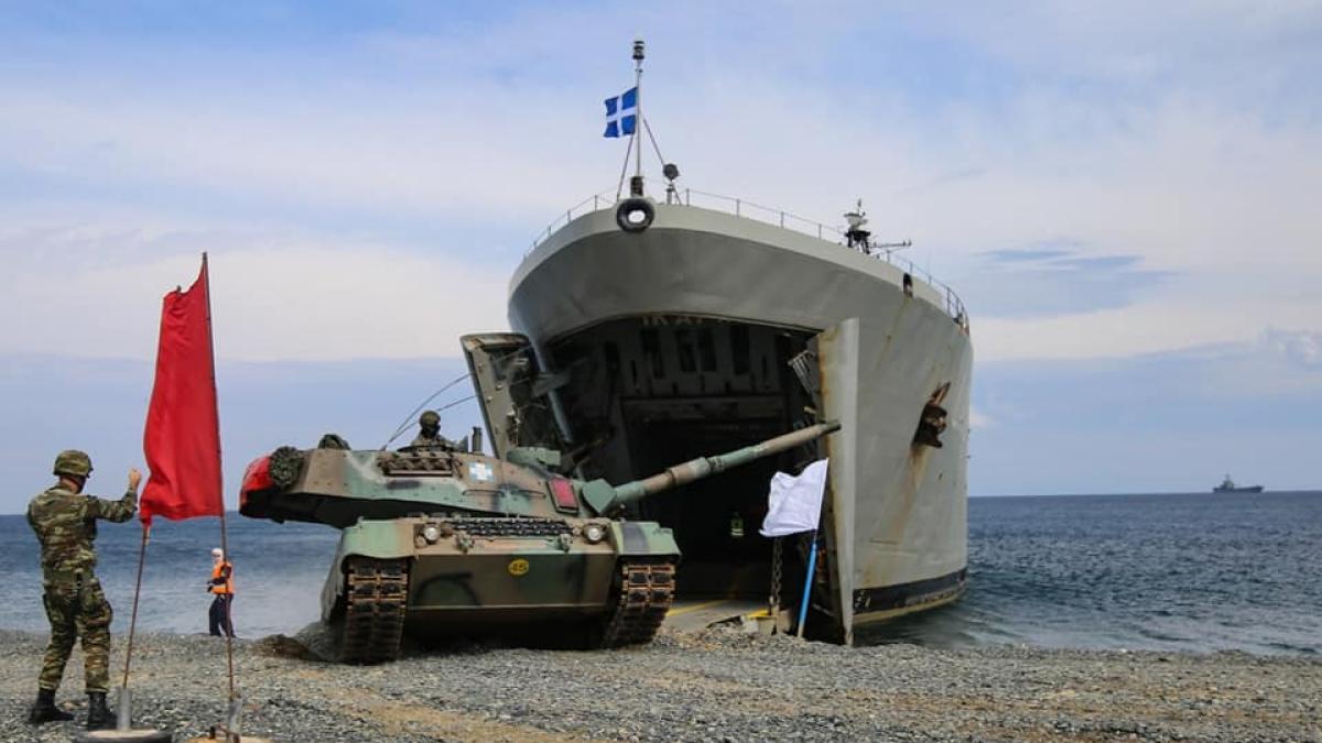 Turcia acuză Grecia că a trimis trupe militare pe o insulă aflată în apropierea țărmului turc (Video)