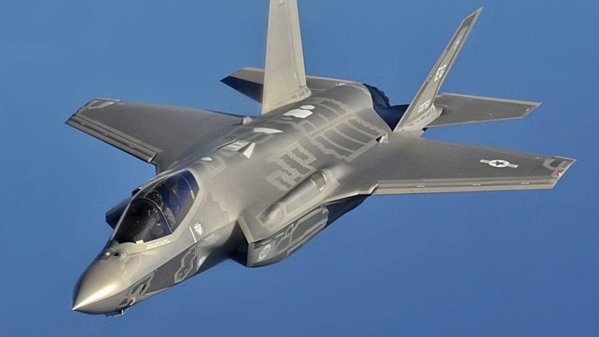 f_35a_flight_cropped_72802100