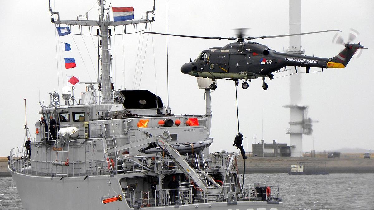 hr__ms__hellevoetsluis_07416800