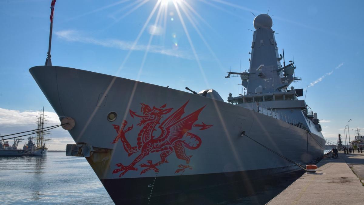 distrugatorul_britanic_hms_dragon_99933500