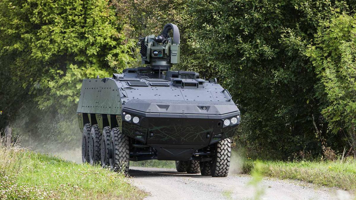 Faceţi cunoştinţă cu Patria Heavy UGV, primul transportor blindat controlat de la distanţă (Video)