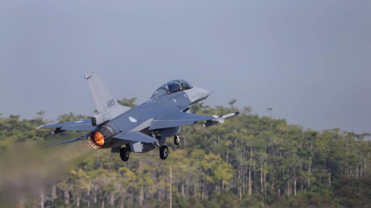 f_16_taiwan_17735500