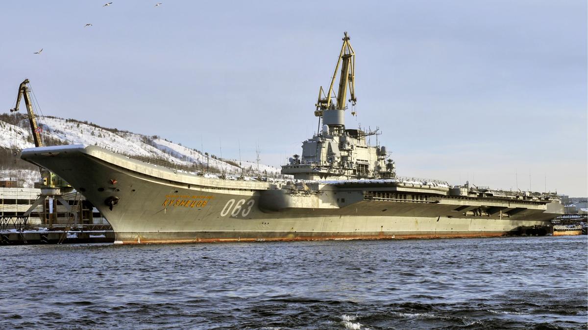 portavion_amiral_kuznetsov_99338100