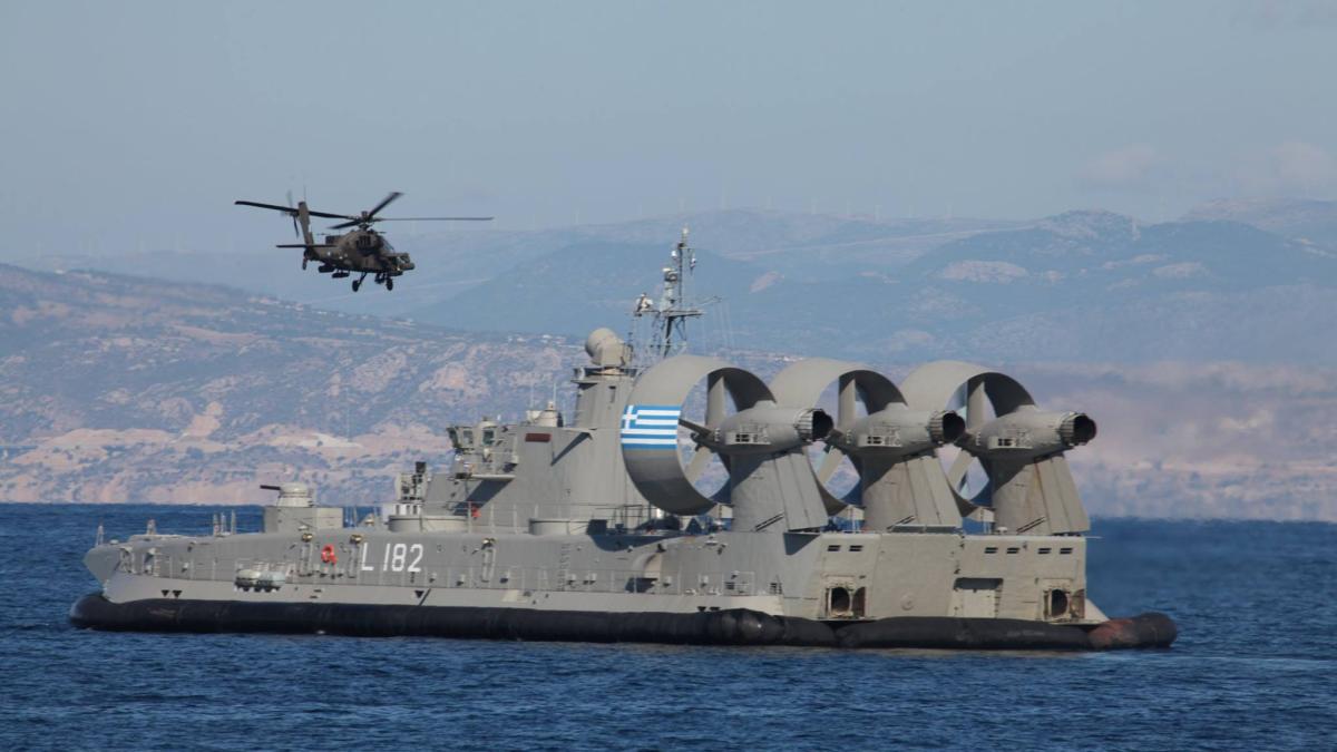 grecia_marina_nava_38812800