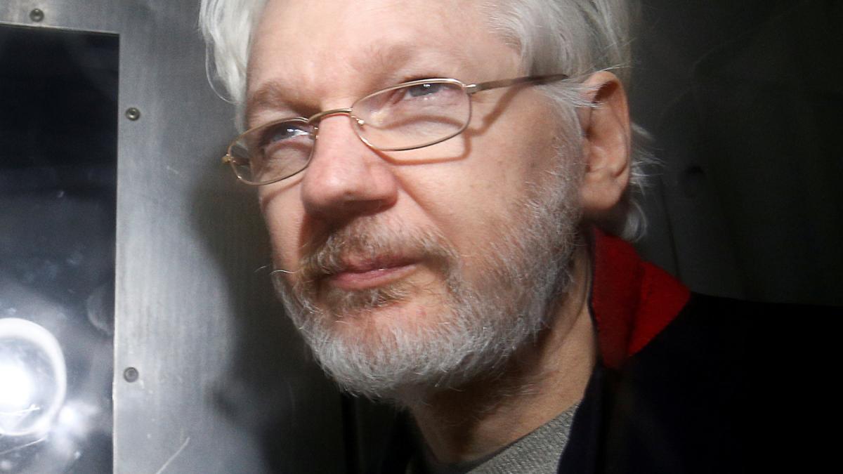 julian-assange_50941700