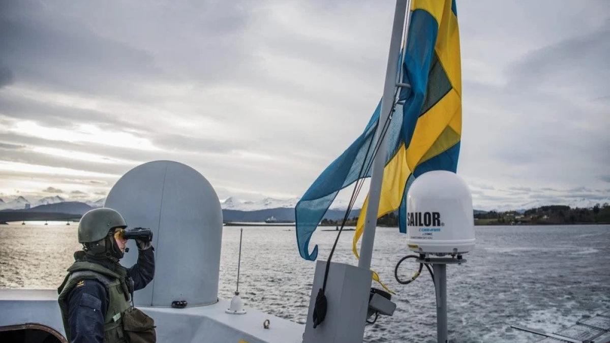 ezgif-com-gif-maker_01830200