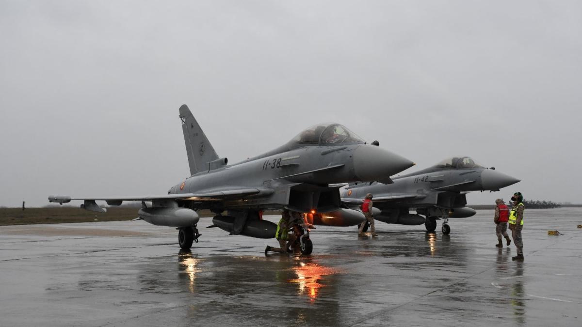 spanish-air-force-eurofighters-at-mihail-kogalniceanu-air-base_39716900