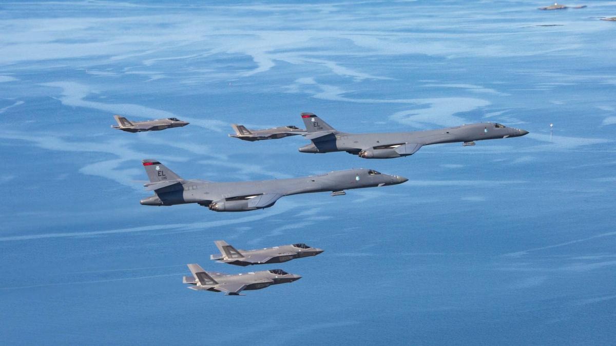 b-1-bombers_deployng_air_space_norway_2020_69768600