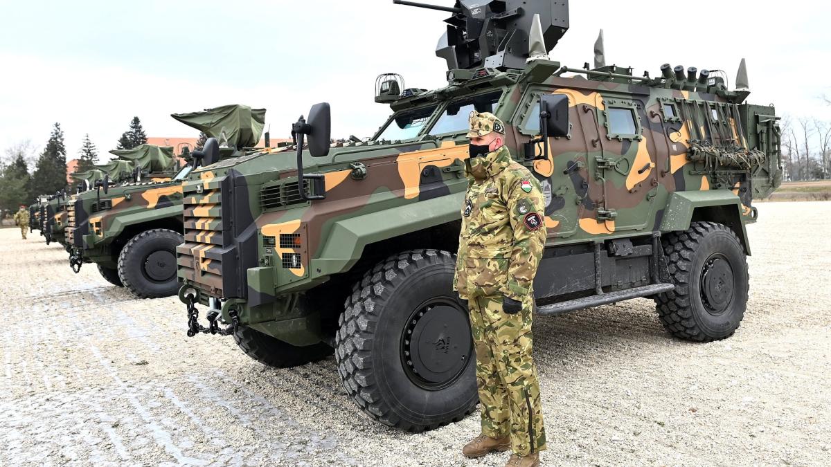Baza militară ungară de la Tata a primit primele zece vehicule militare turceşti Gidran 4×4 (Foto/Video)