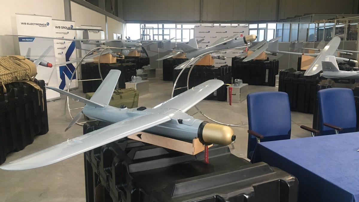 Armata poloneză a primit drone kamikaze (Foto/Video) Forţele de Apărare Teritorială vor utiliza sistemul Warmate
