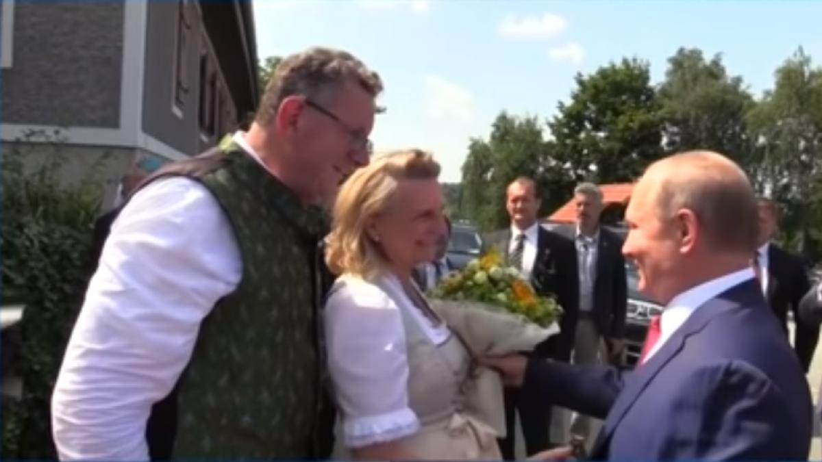 vladimir-putin-si-karin-kneissl--sursa-foto-captura-youtube_16285600