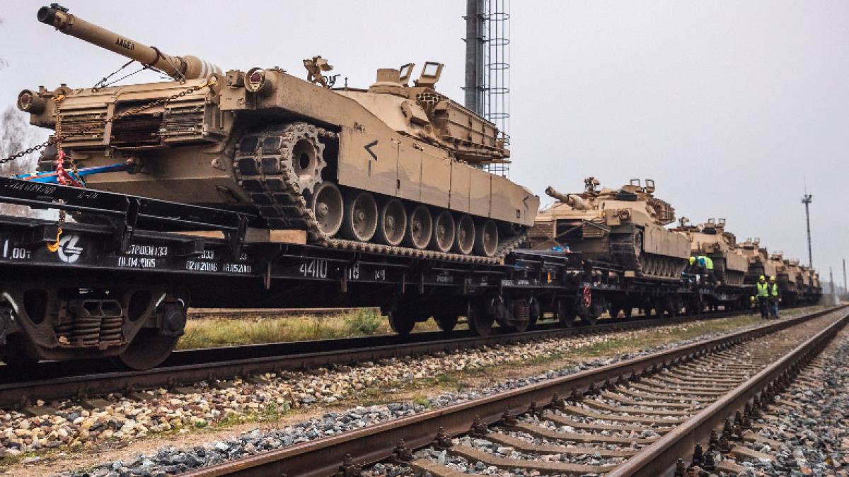 military-mobility_43855900