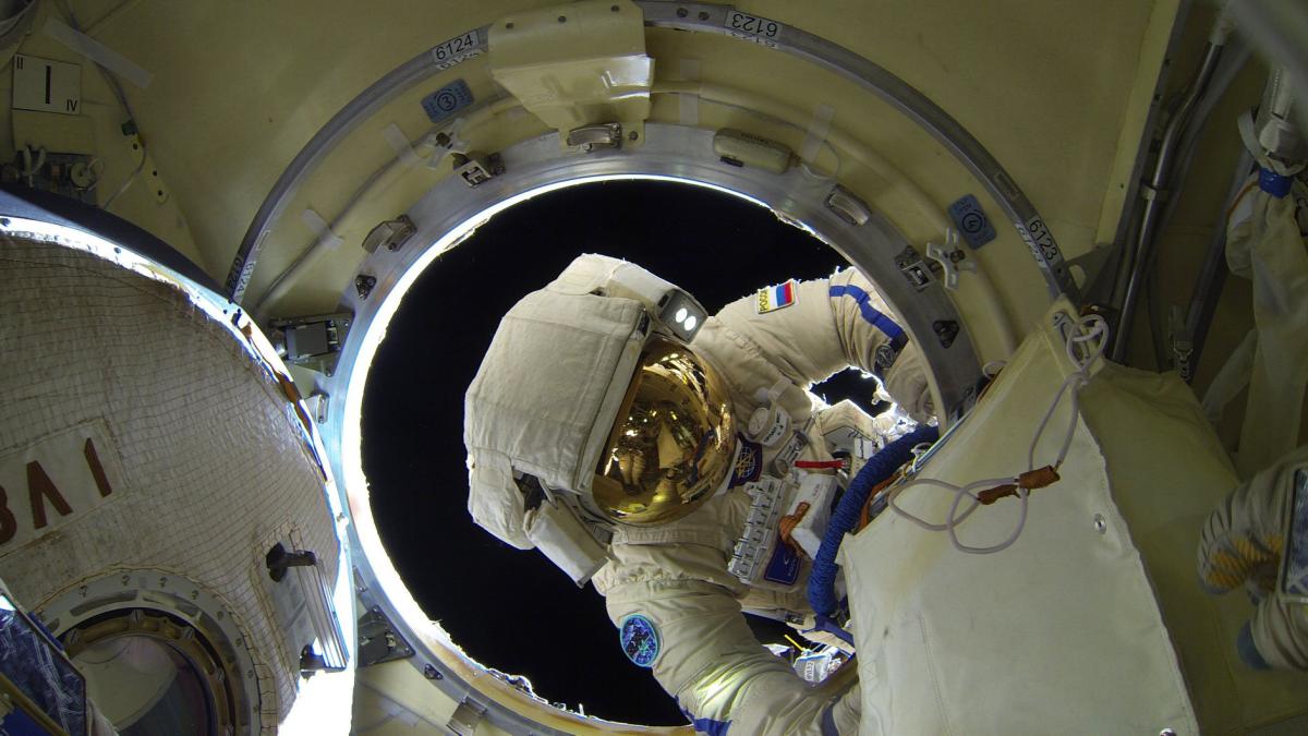 astronaut-rusia-spatiu_03474400