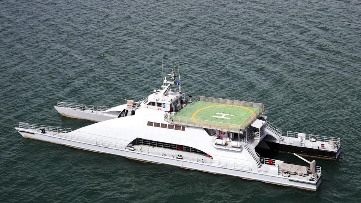 catamaran-iran_28155300