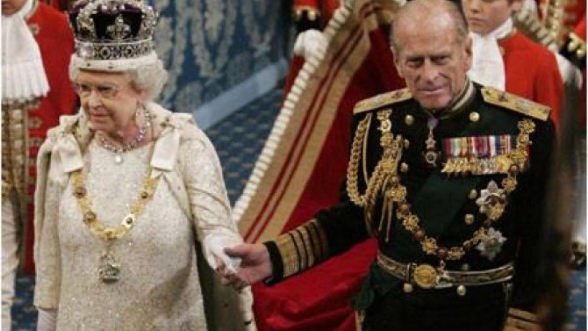regina-elisabeta-a-ii-a-a-marii-britanii-si-printul-filip_17092800