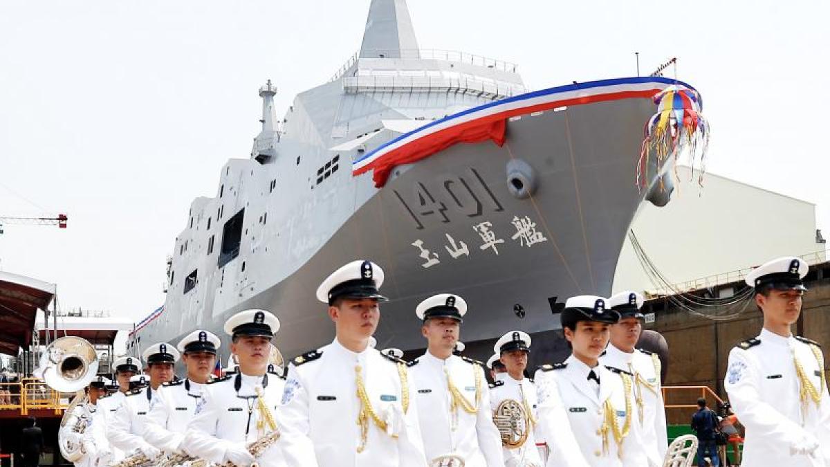 Taiwanul a lansat la apă prima navă LPD multimisiune (Video)