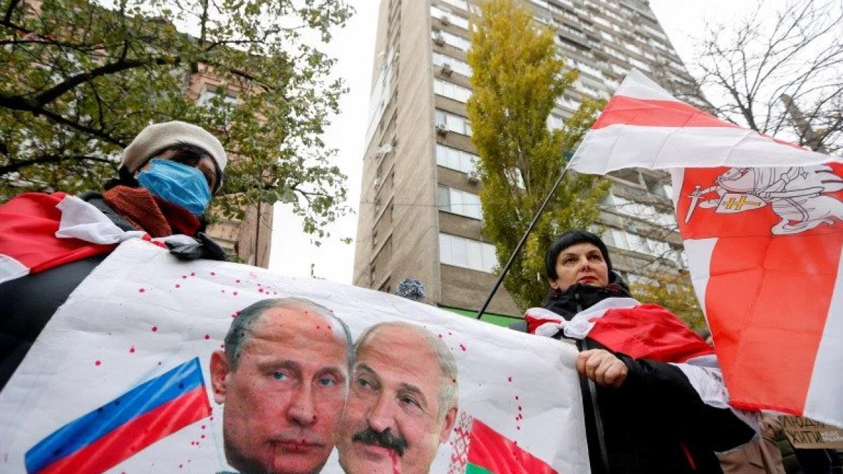 ezgif-com-gif-maker_58225900