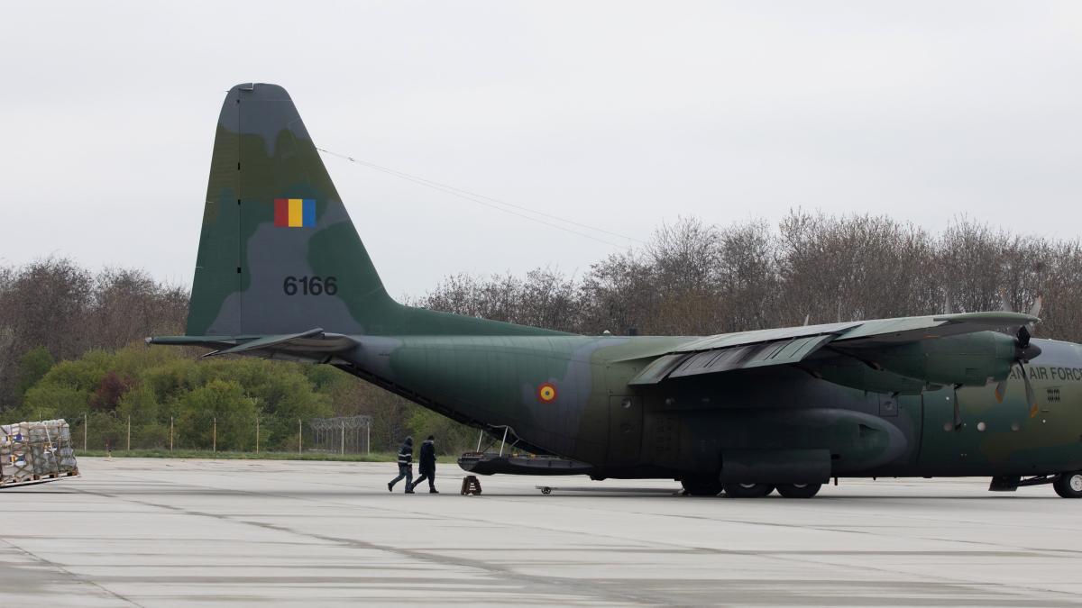 aeronava-c-130-hercules-roaf_60421000