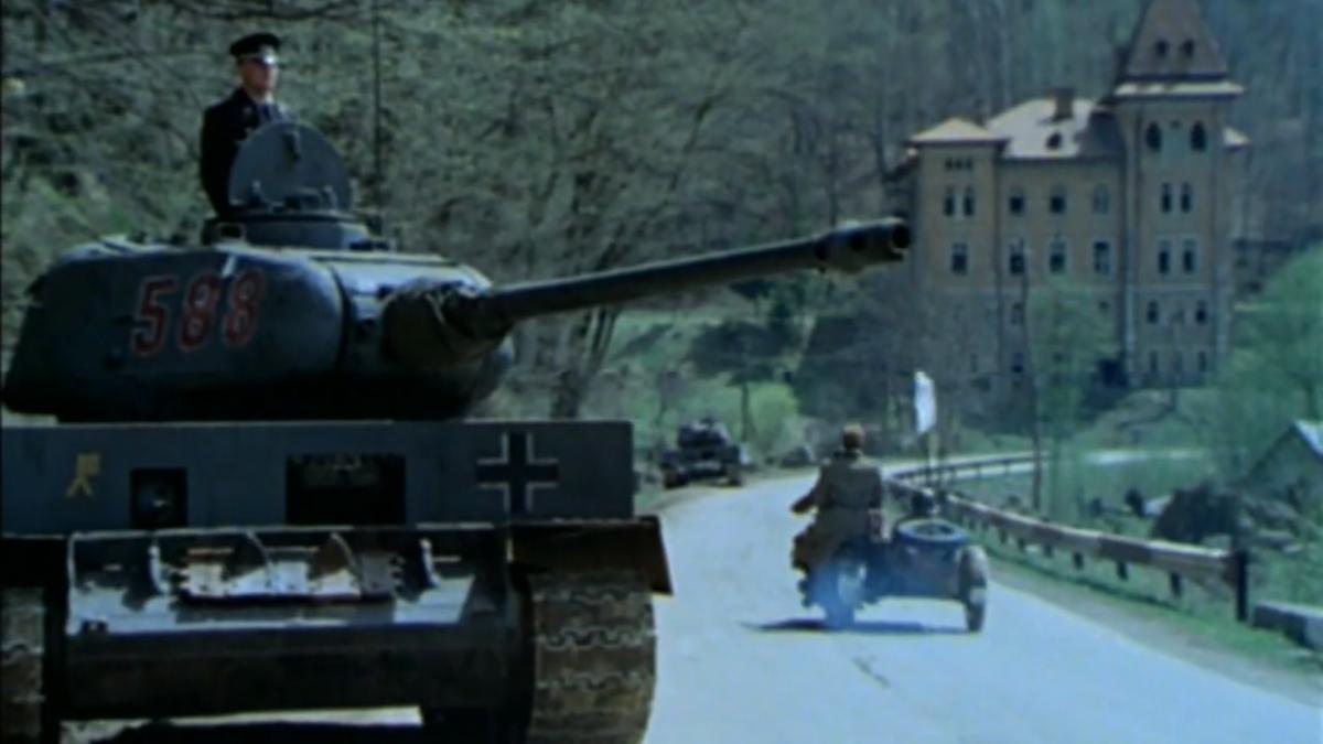 castel-sursa-foto-captura-video-noi-cei-din-linia-intai_50248000