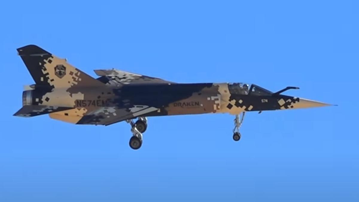 avion-mirage-f1-compania-draken_81087800