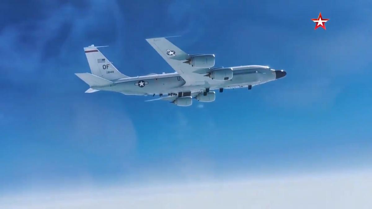 avion-rc-135-us-air-force_74442900