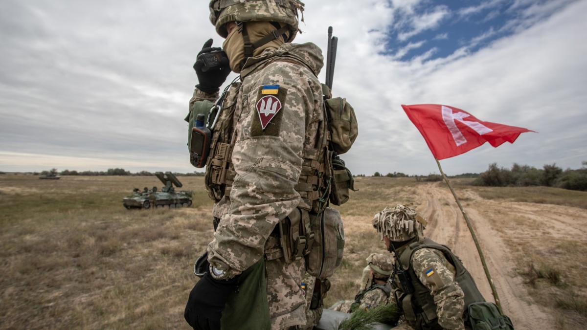 armata-ucraina-militari-soldati-ucraineni_73048900