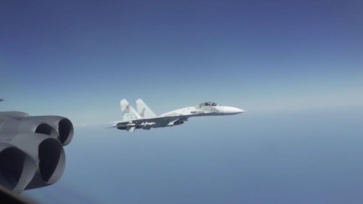 su-27-escorta-b-52_09373300