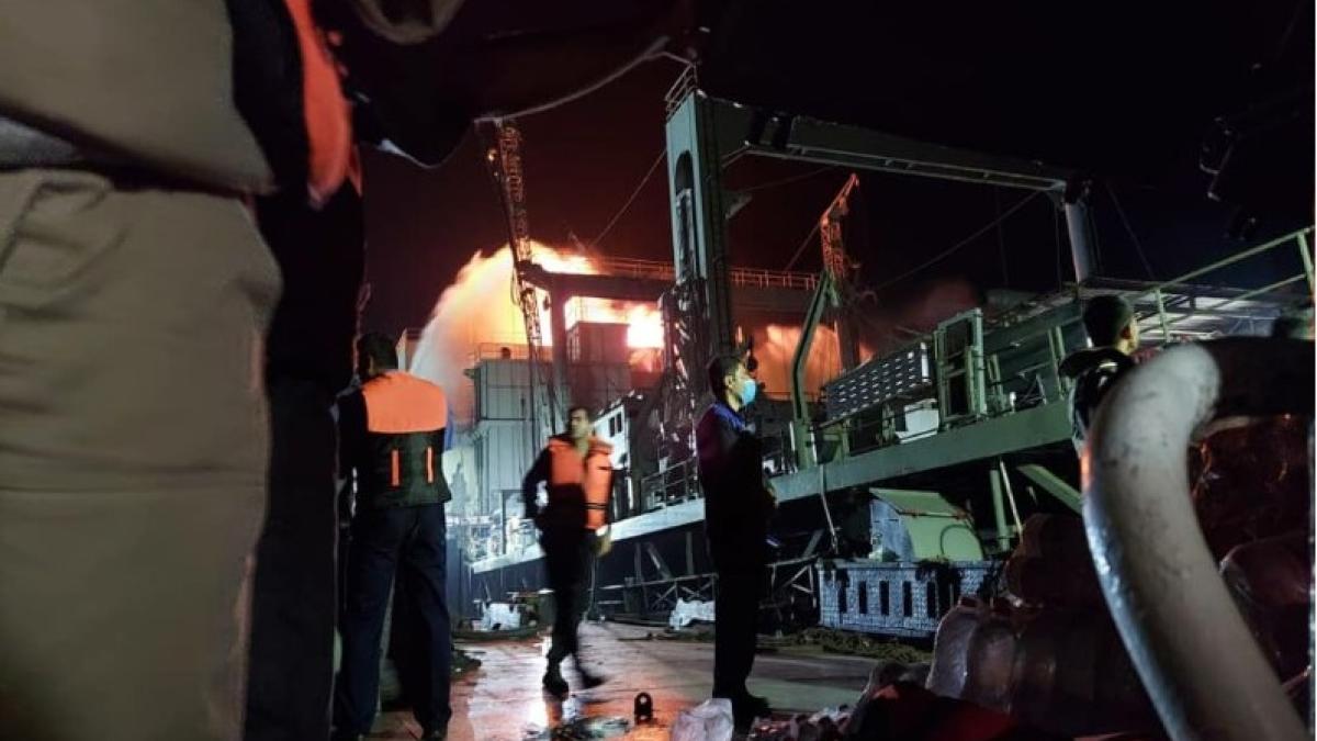 incendiu-nava-iris-kharg-sursa-foto-aleph-twitter_38009600