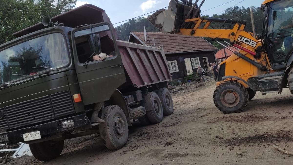 militari-inundatii_09670800