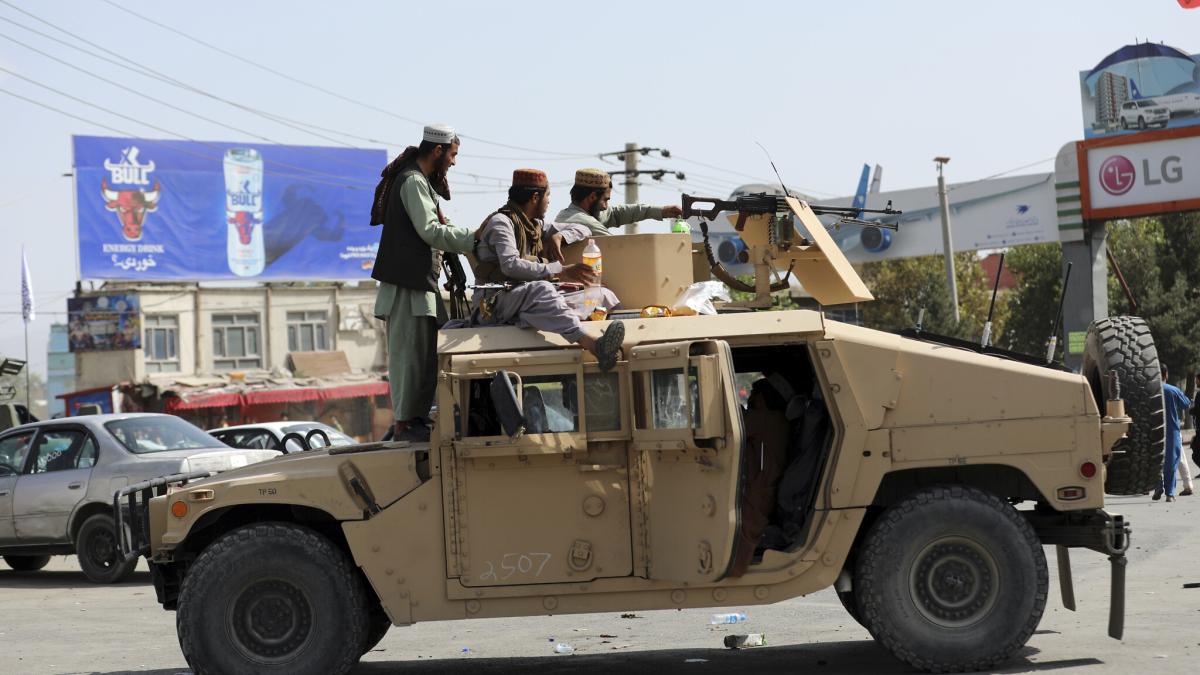 vehicul-militar-humvee-afganistan_62375900