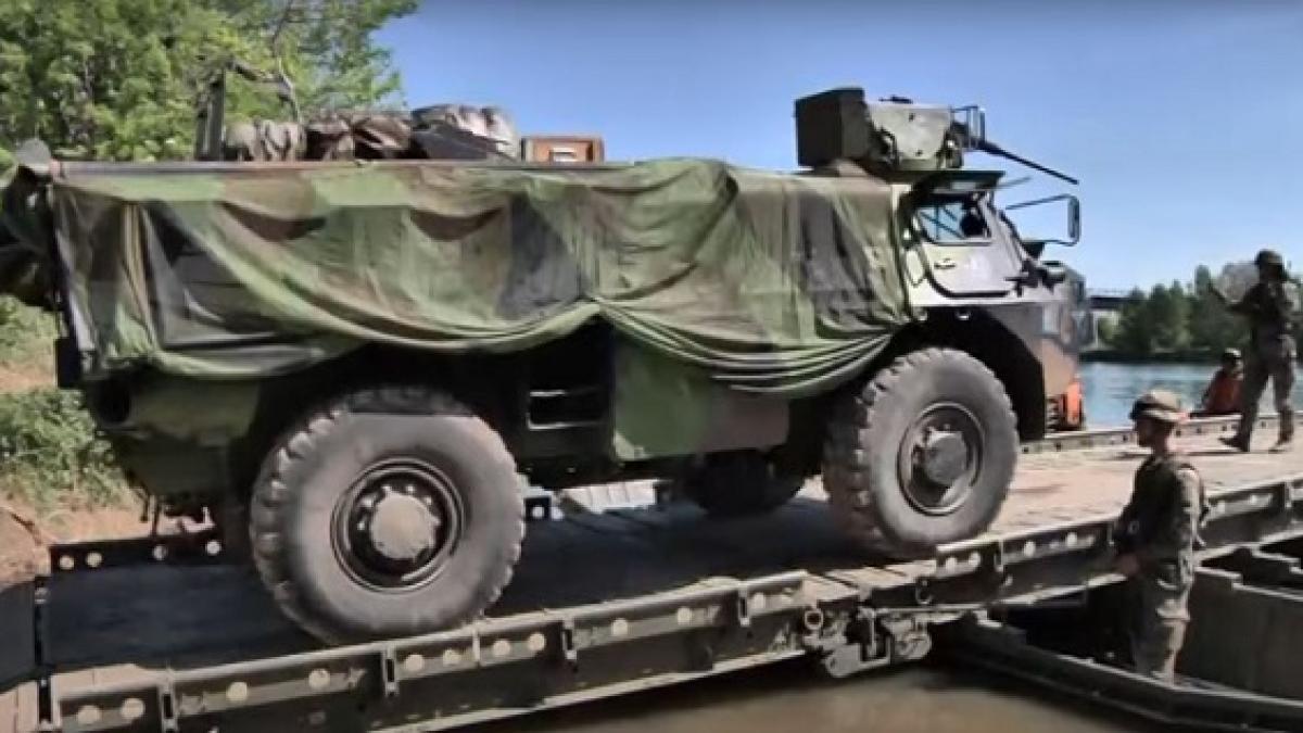 vab-pod-plutitor-franta_94386900