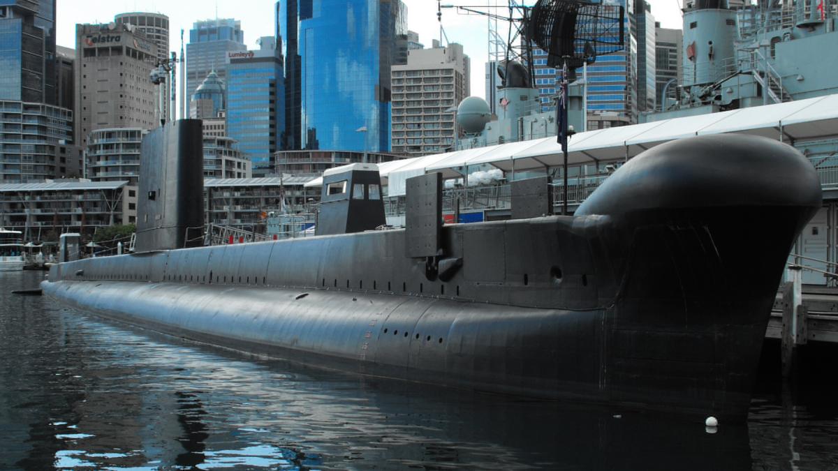 hmas-onslow_08280600