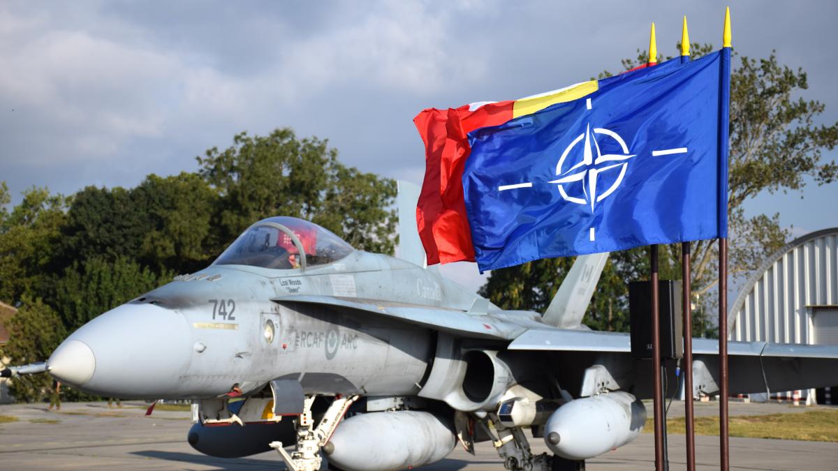cf-188-hornet-canada_02009000