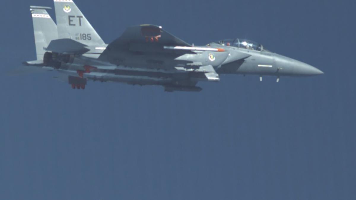 f-15e-strike-eagle--lansand-gbu-72_43549800