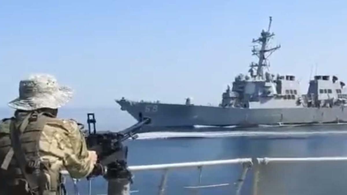 Imagini video: Forțele iraniene au încercuit două distrugătoare ale SUA din clasa Arleigh Burke, o acțiune fără precedent a Iranului (FOTO/VIDEO)